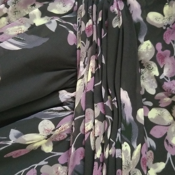 Adrianna Papell Ruffled Floral Dress - Picture 3 of 15